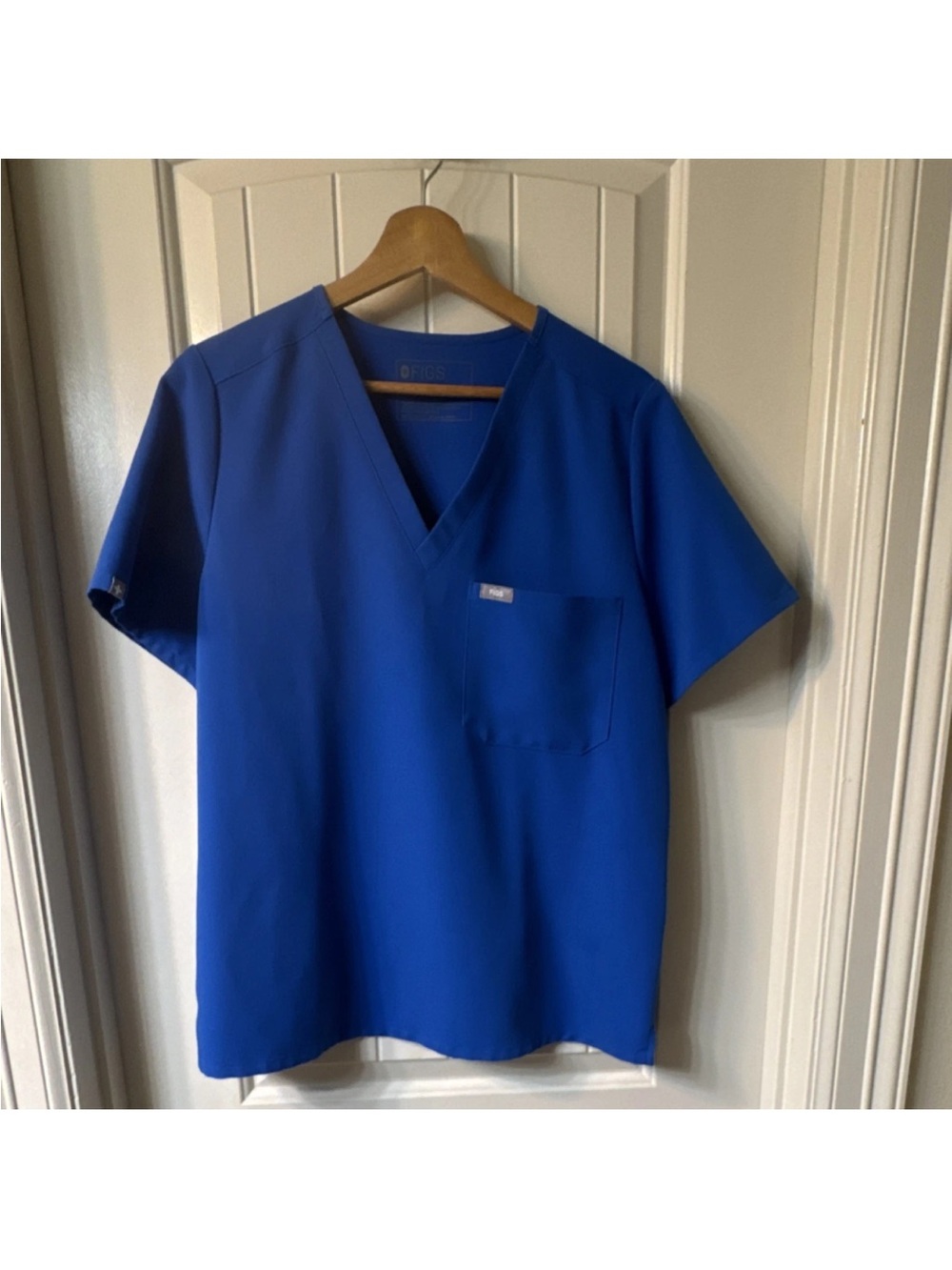 Figs Women's V-Neck Scrub Top in Royal Blue and bottom pants.